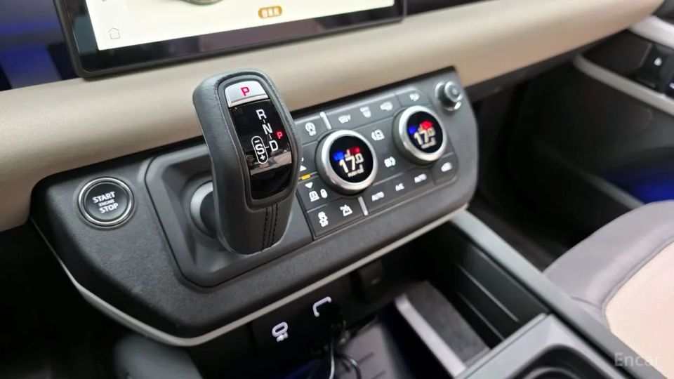 Land Rover Defender