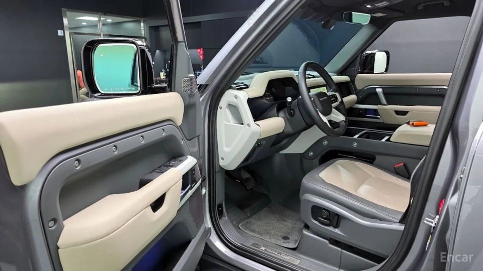 Land Rover Defender