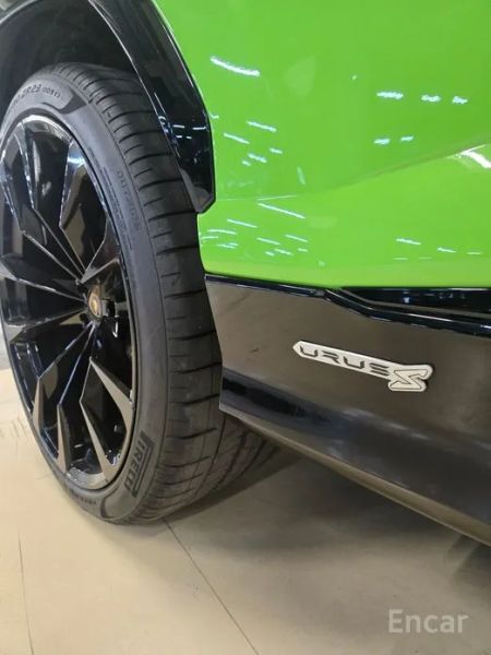 Lamborghini urus