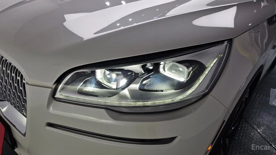 Lincoln Aviator