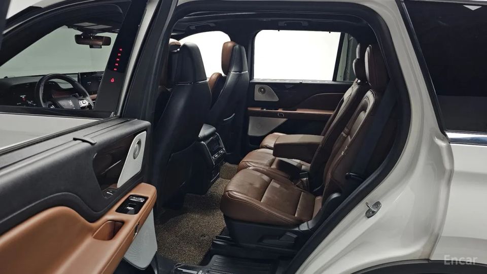 Lincoln Aviator