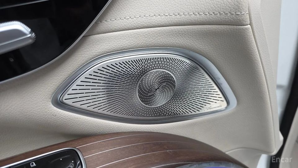 Mercedes-Benz EQS