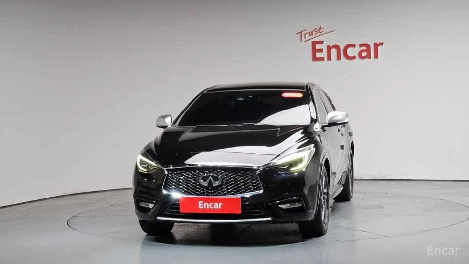 Infiniti Q30