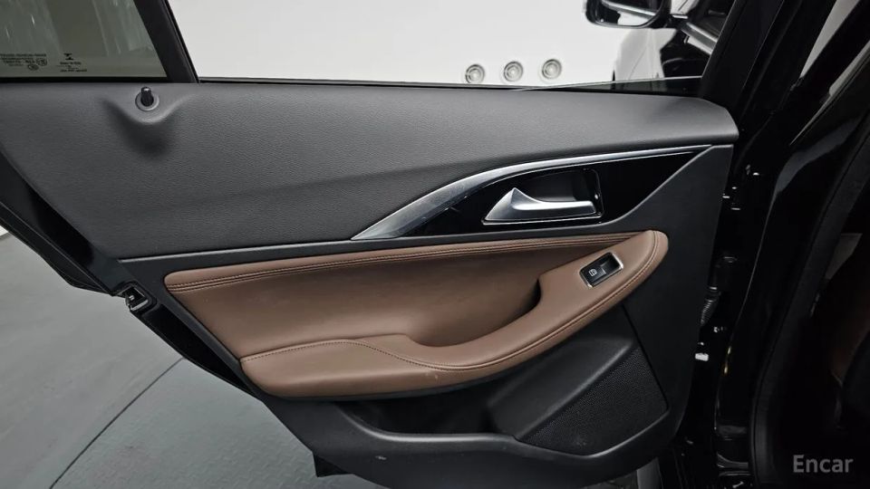 Infiniti Q30