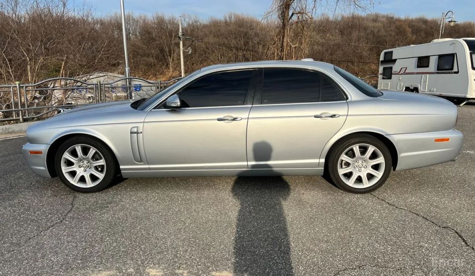 Jaguar XJ