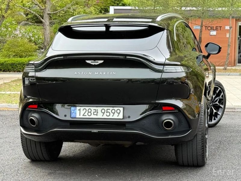 Astonmartin DBX