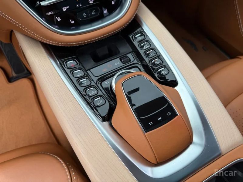 Astonmartin DBX