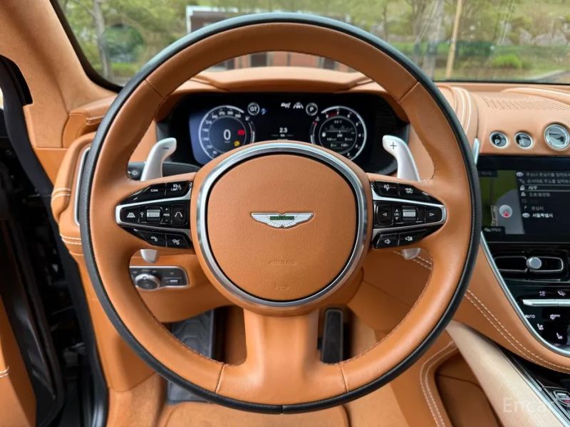 Astonmartin DBX