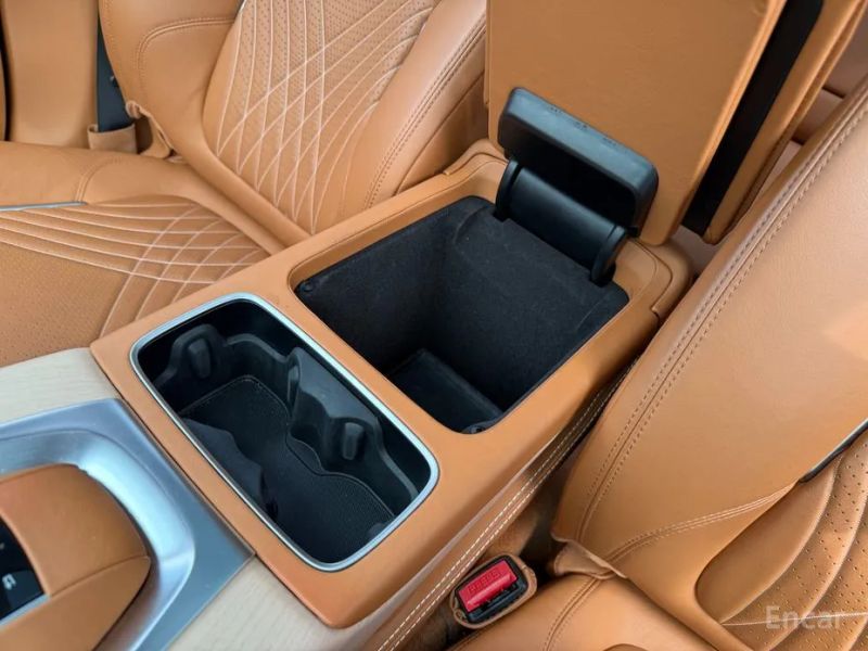 Astonmartin DBX