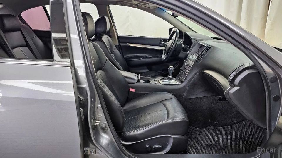 Infiniti G