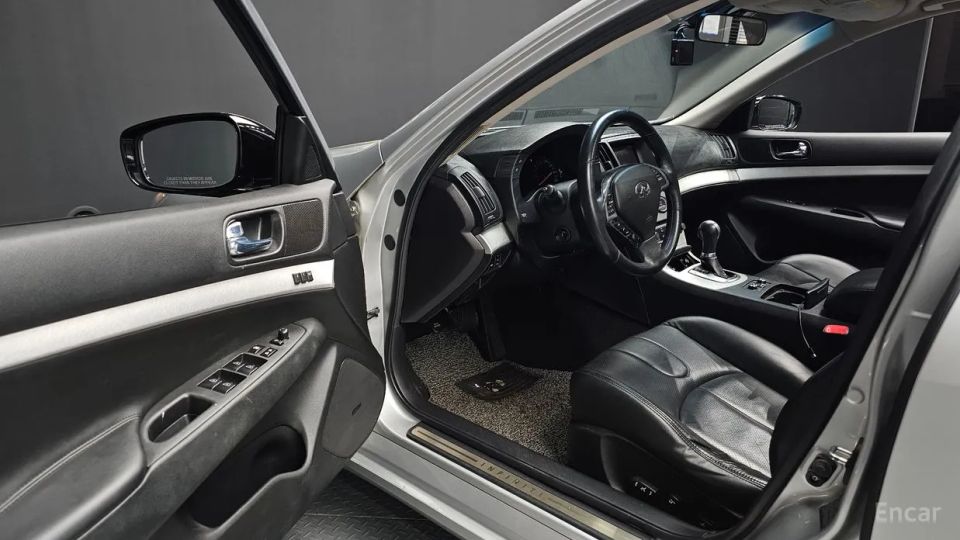 Infiniti G
