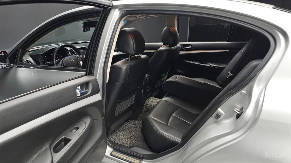 Infiniti G
