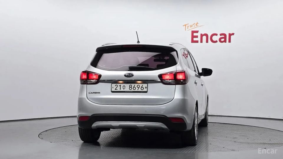 Kia Carens