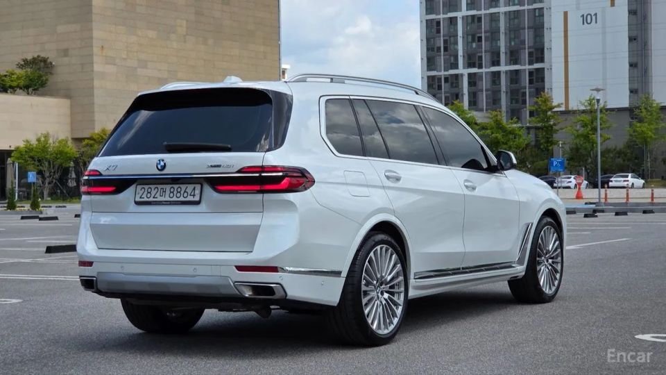 BMW X7