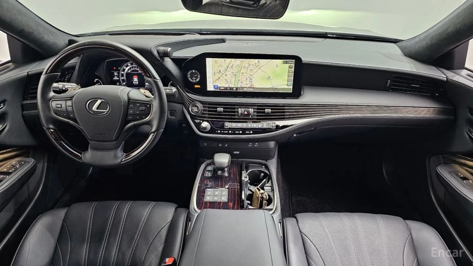 Lexus LS