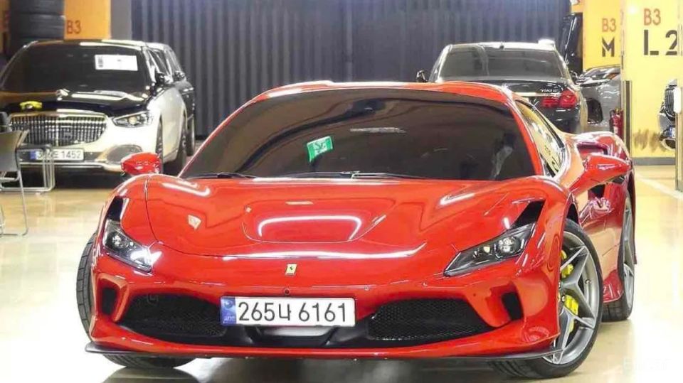 Ferrari F8