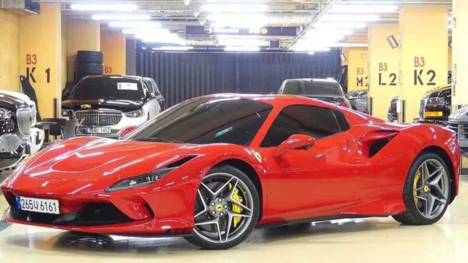 Ferrari F8