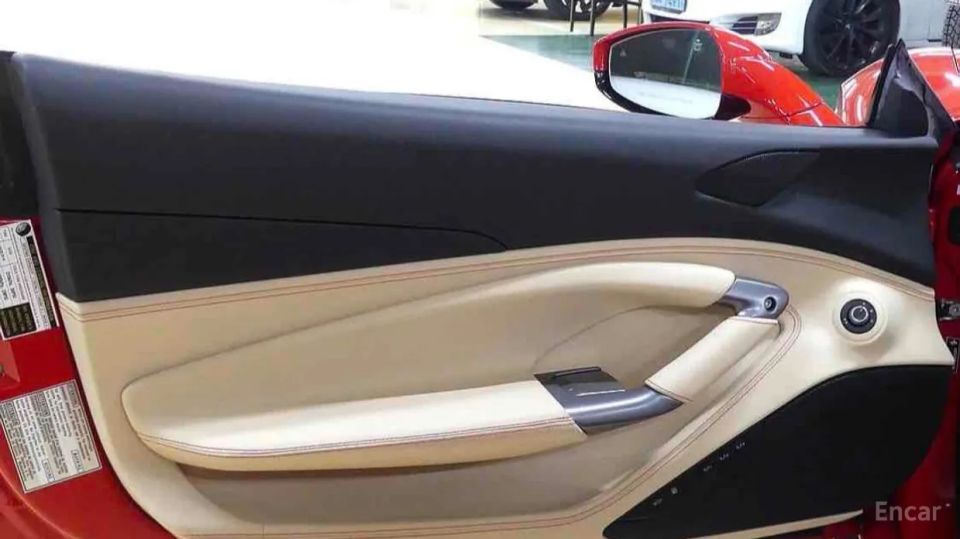 Ferrari F8