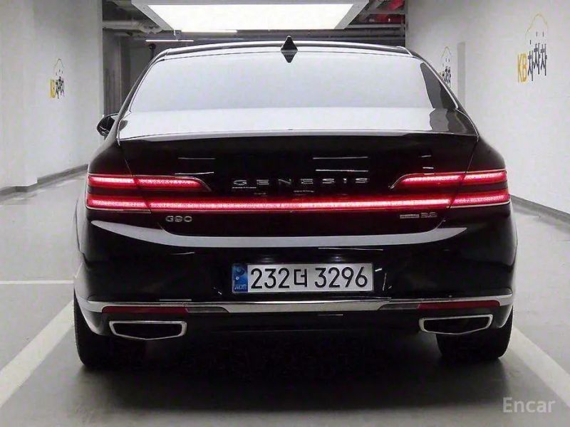 Genesis G90