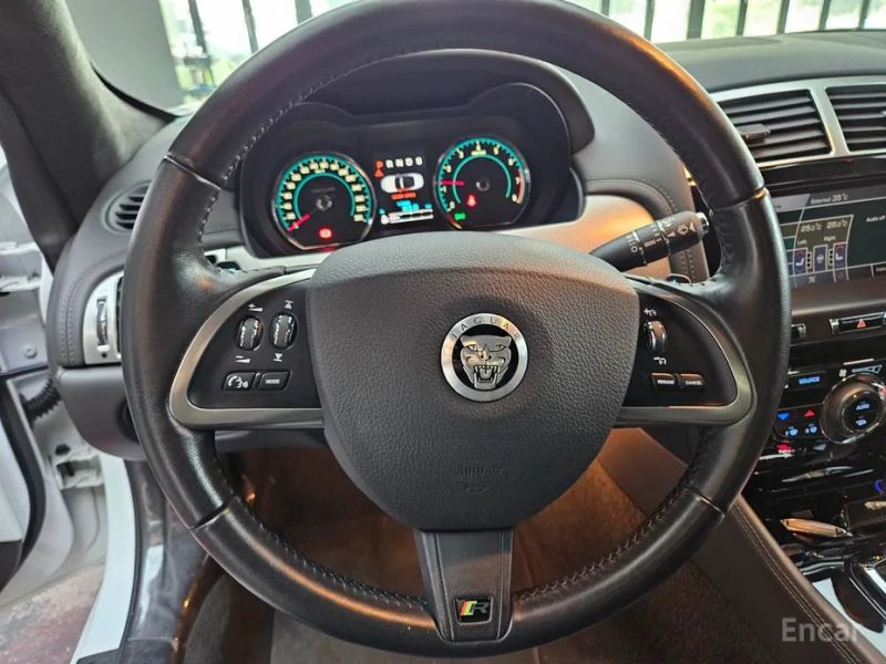 Jaguar XKR