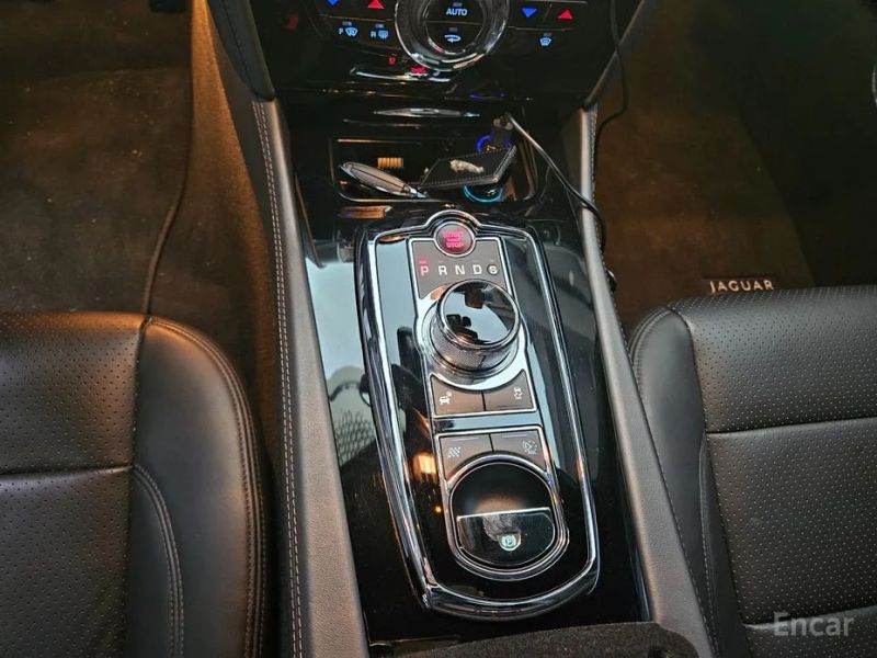 Jaguar XKR