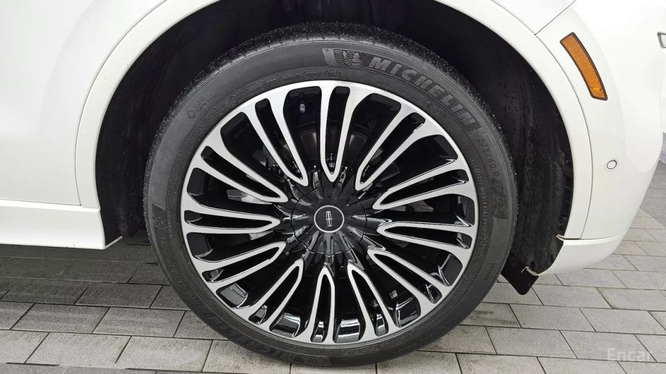 Lincoln Aviator