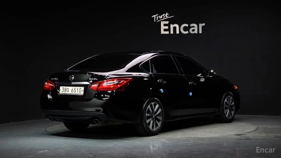 Nissan altima