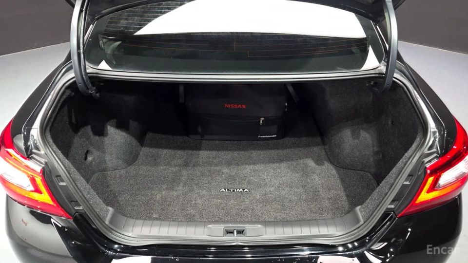 Nissan altima