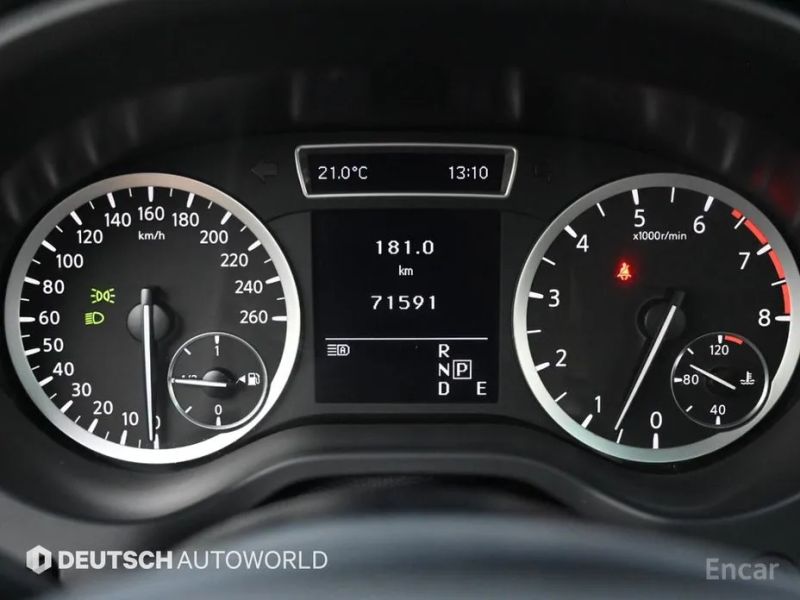 Infiniti Q30