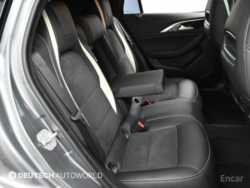 Infiniti Q30