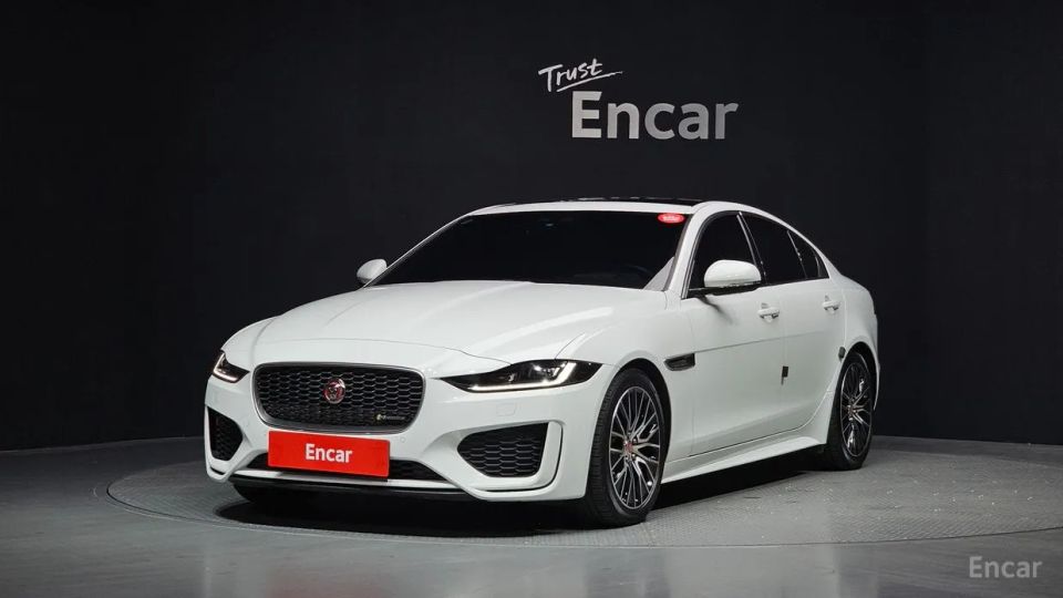 Jaguar XE