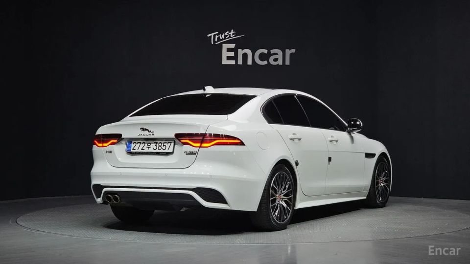 Jaguar XE