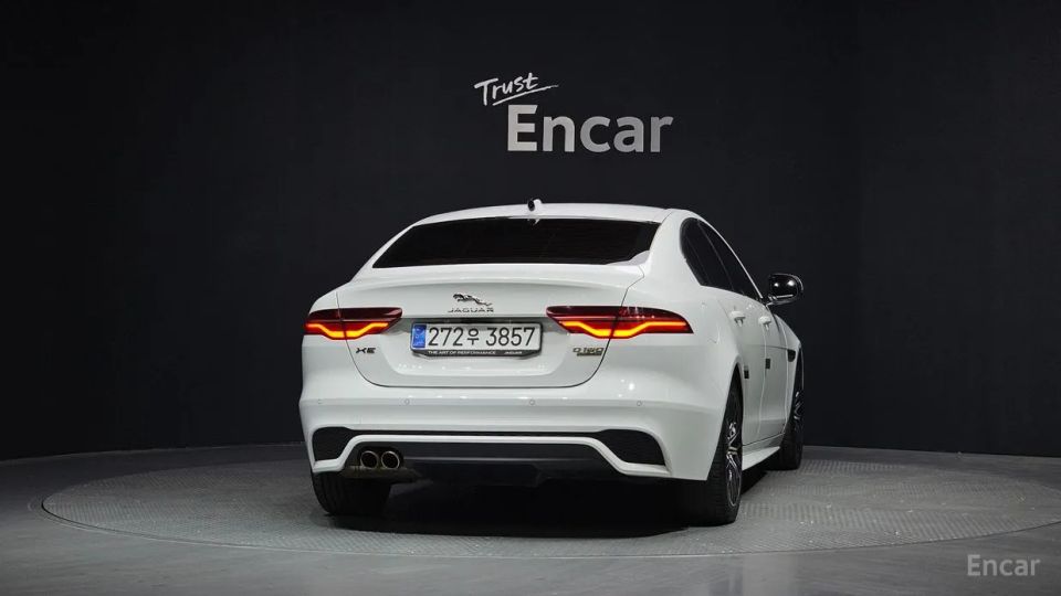 Jaguar XE