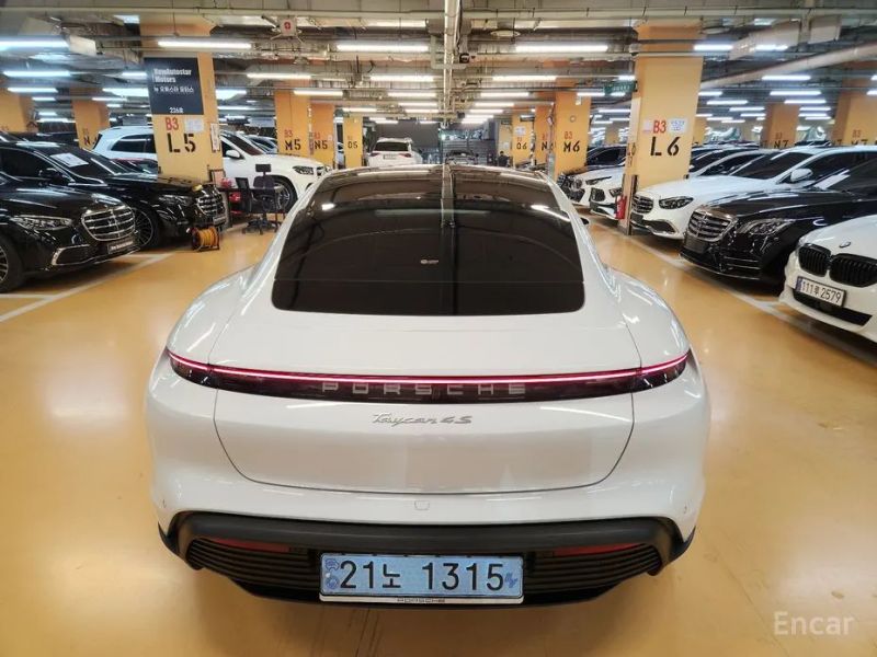 Porsche Taycan