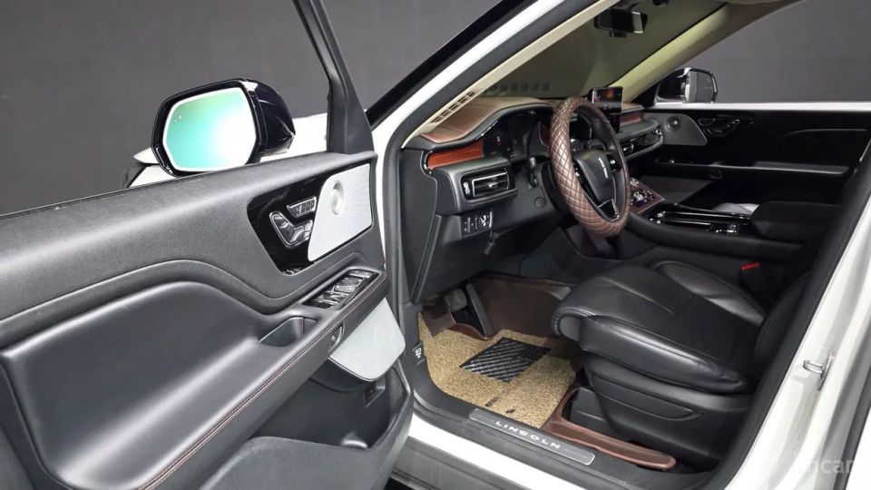 Lincoln Aviator