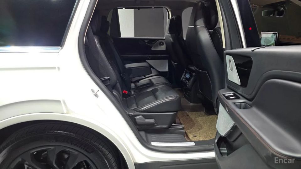 Lincoln Aviator
