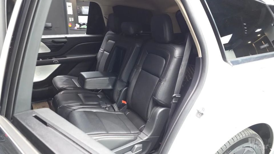 Lincoln Aviator