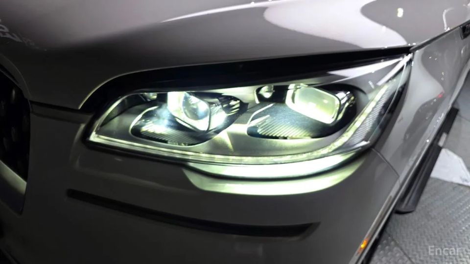 Lincoln Aviator