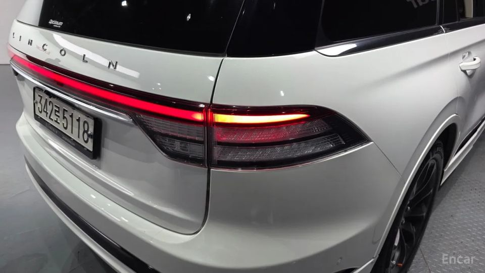 Lincoln Aviator