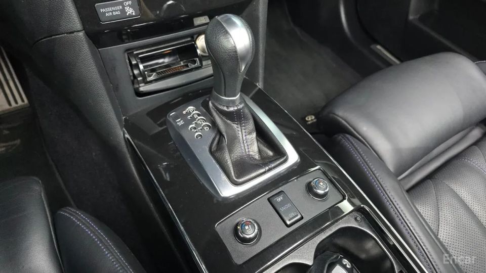 Infiniti QX70