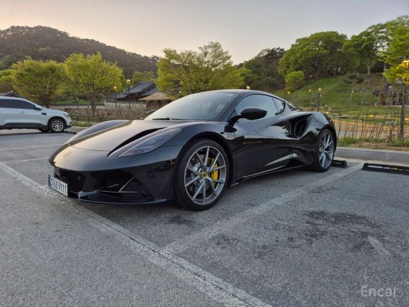 Lotus Emira