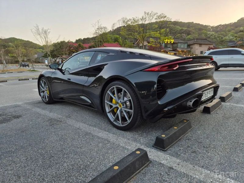 Lotus Emira