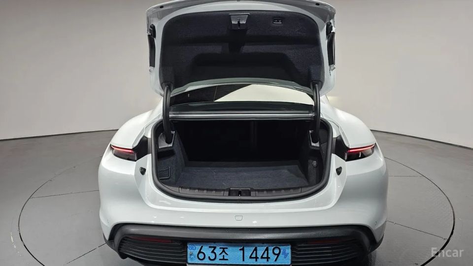 Porsche Taycan