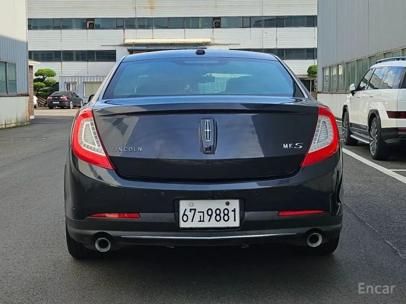 Lincoln MKS