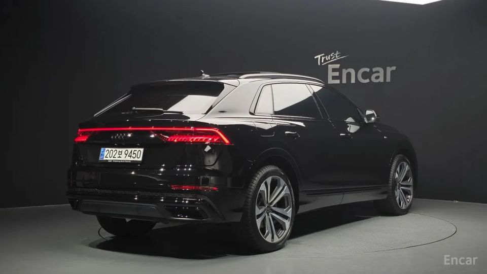 Audi Q8
