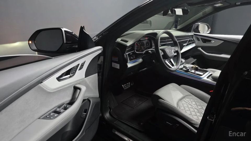 Audi Q8