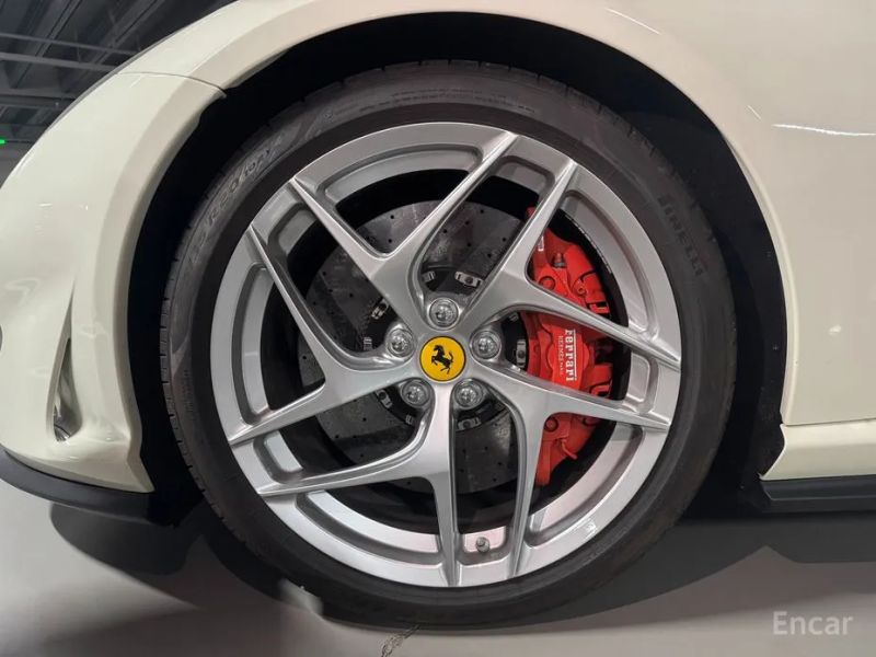 Ferrari 812