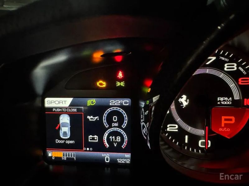 Ferrari 812