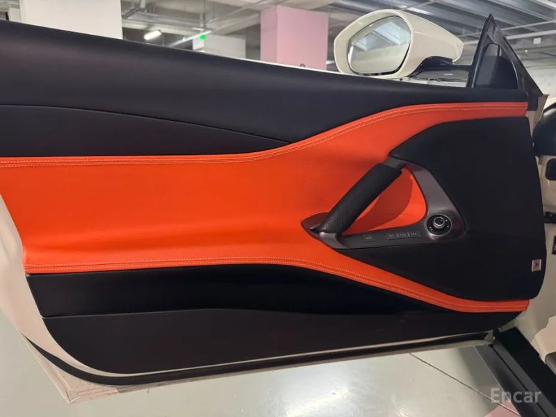 Ferrari 812