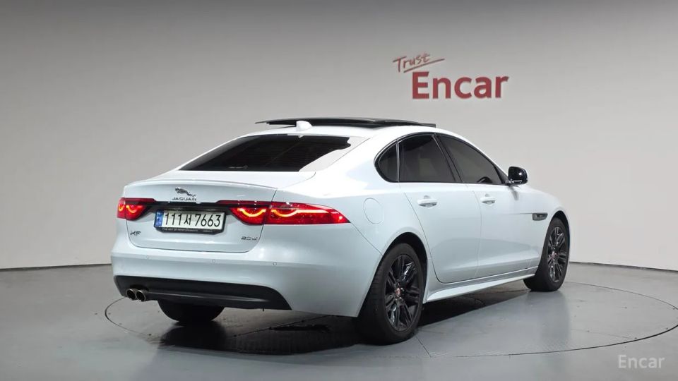 Jaguar xf
